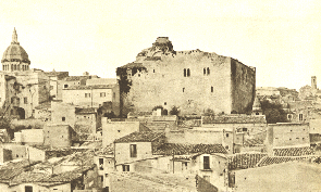 Vista panoramica del castello nella met� del 1900