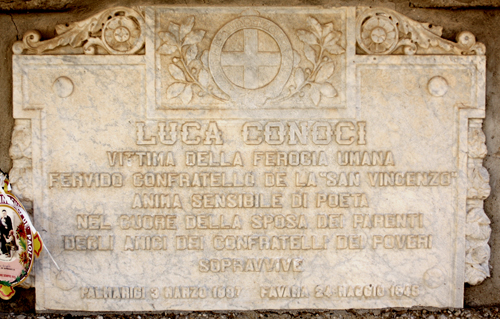 Lapide di Luca Conoci al cimitero di Piana Traversa